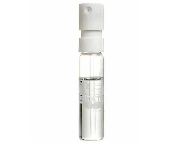 Apă de toaletă Paco Rabanne Invictus, 1.5 ml Un parfum masculin lemnos, cu note acvatice, Invictus e creat pentru învingători. Este perfect pentru sărbători!