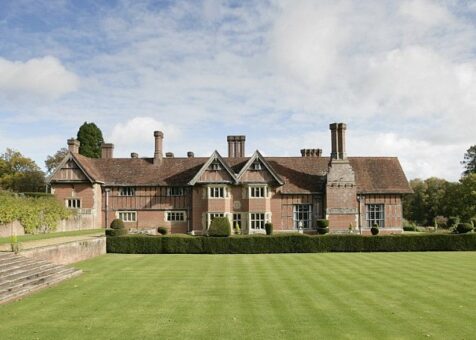 Case cu stil. Un conac autentic in stil Tudor