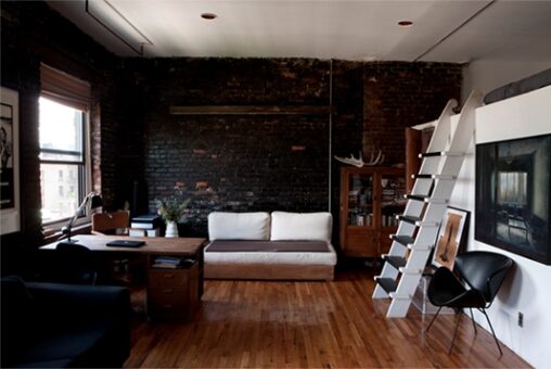 Caramida si lemn. Un apartament din New York