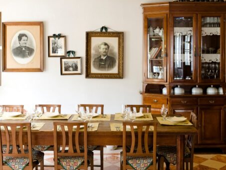 Vitrina, o piesa de mobilier mereu in actualitate