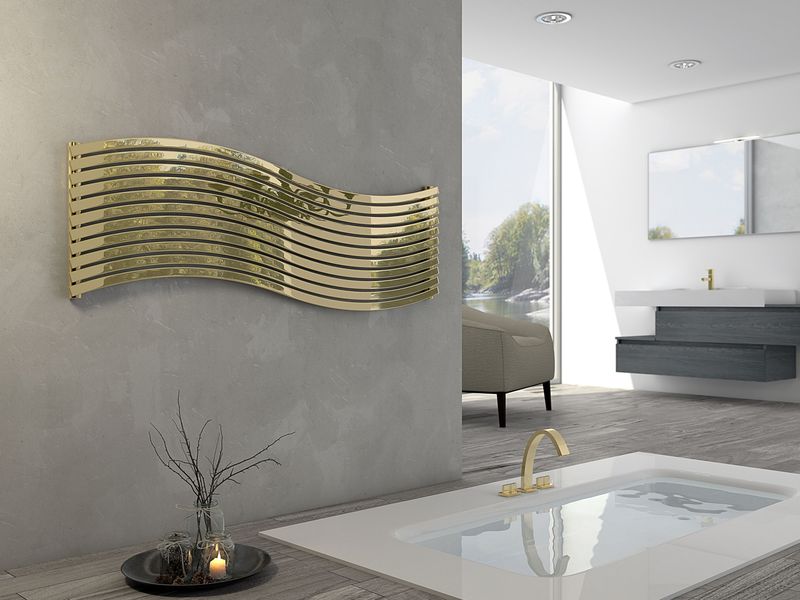 Starea de confort deplin și relaxare este sugerată de liniile sinuoase ale radiatorului Lola Decor, brand Cordivari. Poate fi utilizat în baie sau în alte spații și este disponibil în versiuni orizontale sau verticale, cu mai multe finisaje și motive imprimate. L 151 x l 45 cm. Foto: Cordivari
