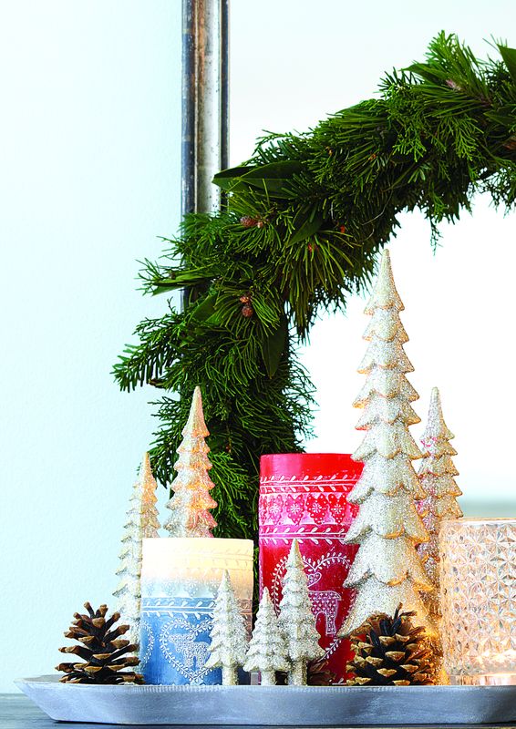 Lumânare decorativă bleu din colecția Nordic. Foto: Greengate