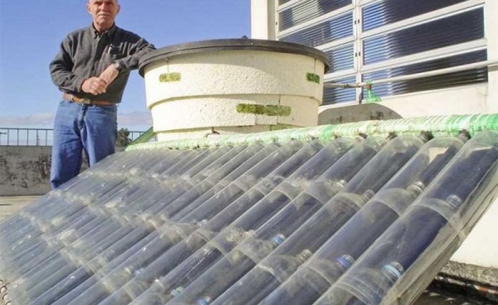 Un pensionar ne arata cum se face un panou solar din sticle de plastic