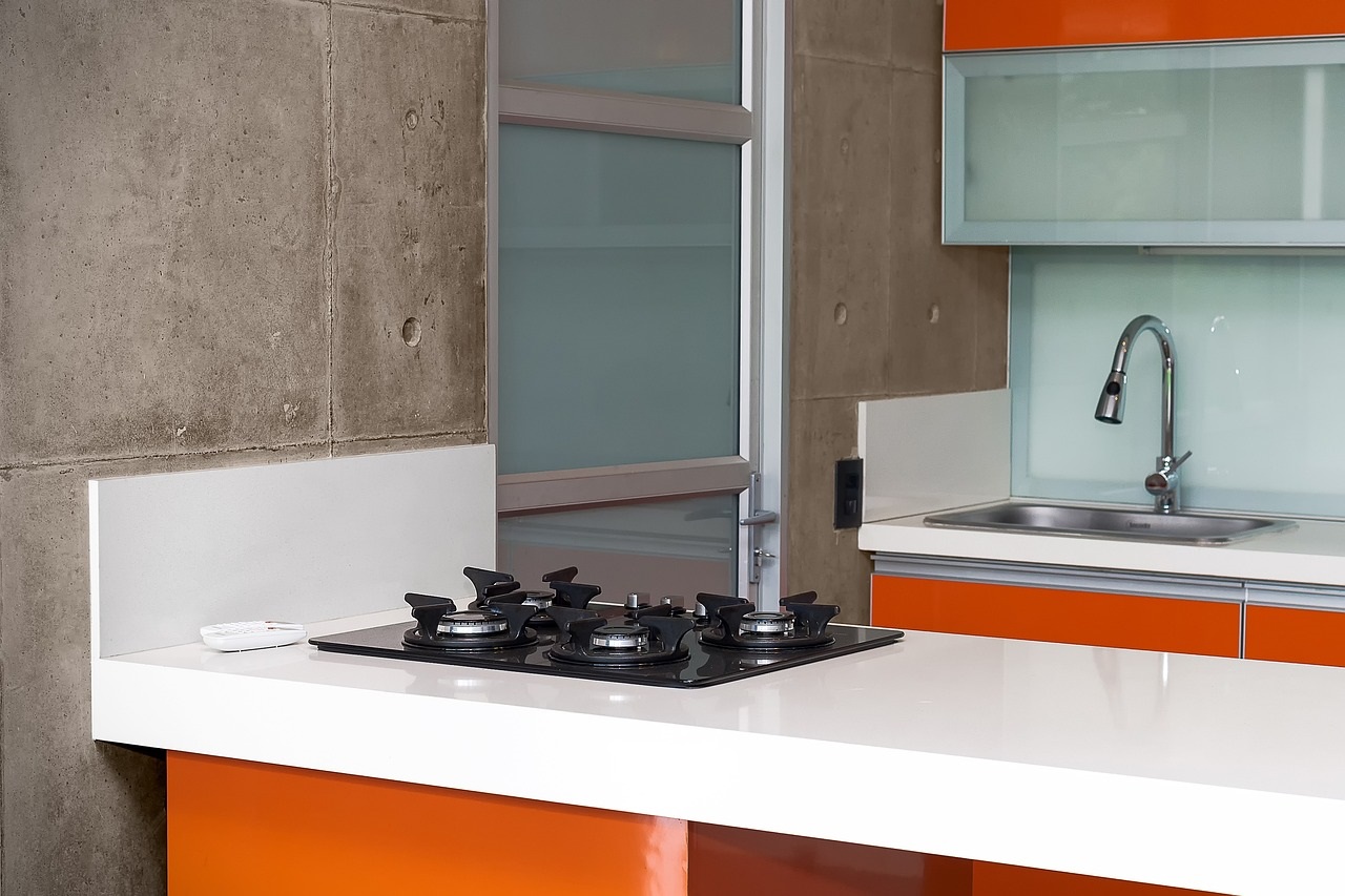 Blat laminat la bucătărie, lemn sau ceramic