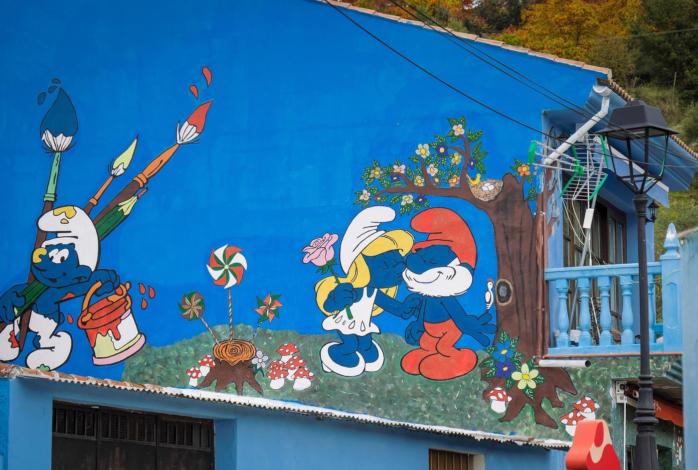 Orașul Smurfilor există: se află în Spania și este locuit de numai câteva sute de oameni
