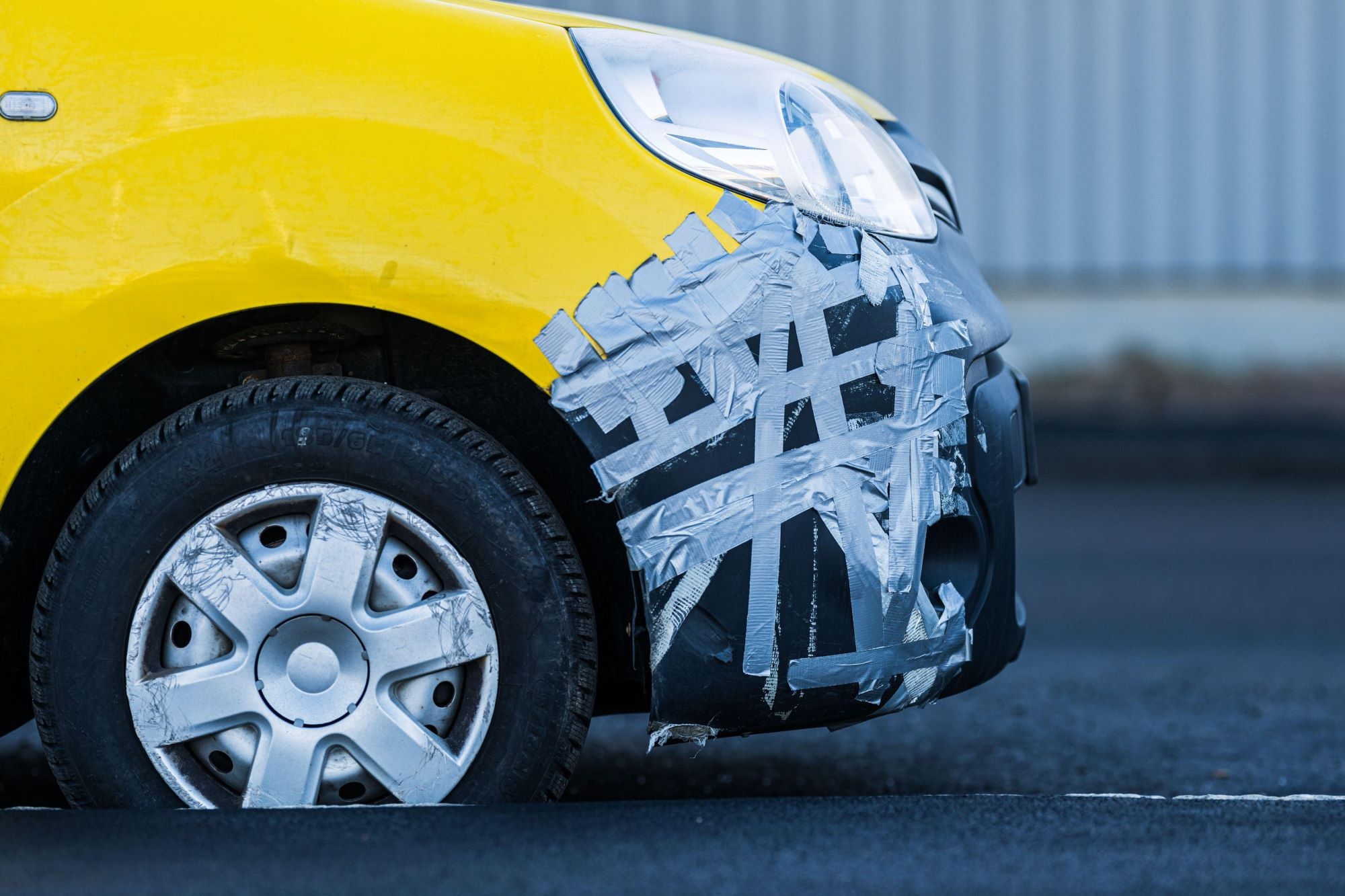 Banda adezivă Duct Tape