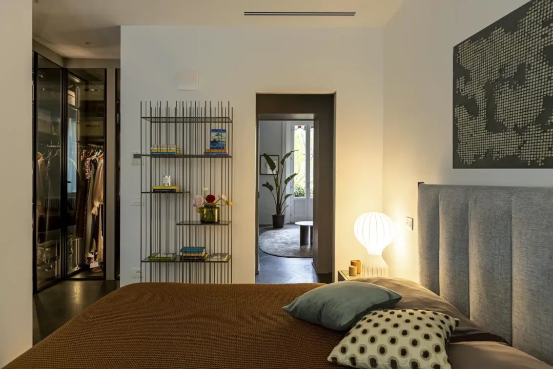 Simplitate în culori neutre, în acest apartament din Milano
