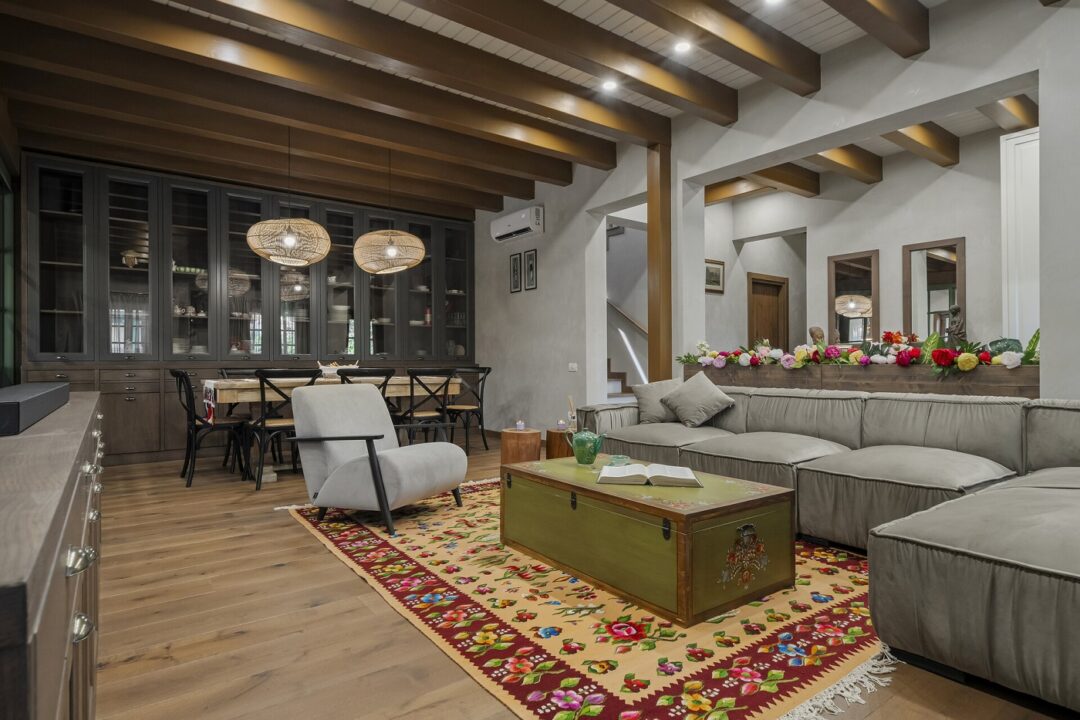 Cum tradiția și modernul se împletesc frumos în același spațiu de locuit