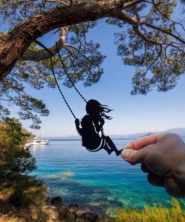 Călătorii imaginare, cu decupaje din hârtie și creativitate