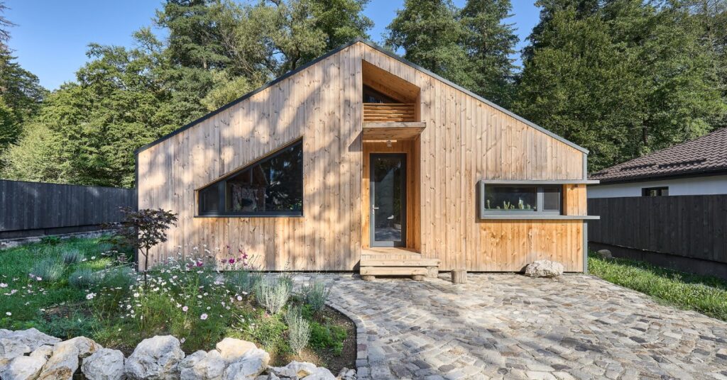 O casă lângă pădure