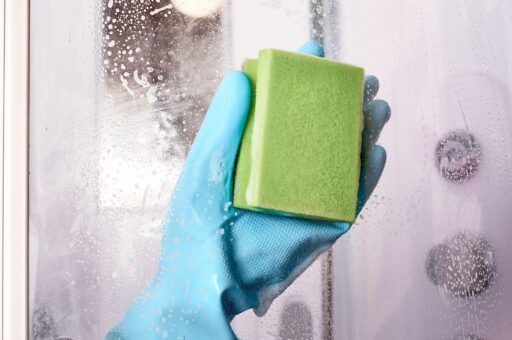 Bicarbonat pentru curățarea cabinei de duș? Da, iată cum!