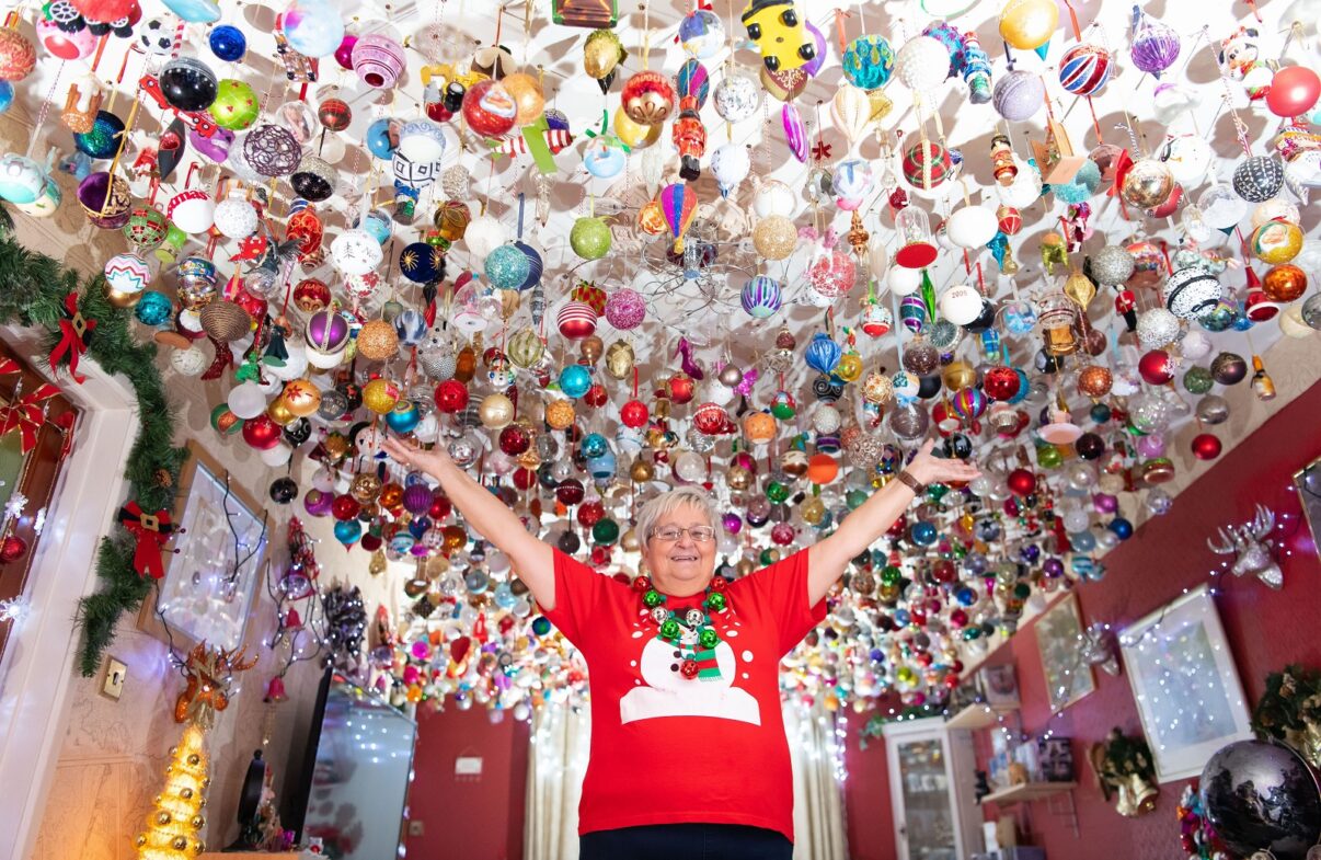 Crăciun de Cartea Recordurilor, cu 20.000 de globuri agățate de tavan