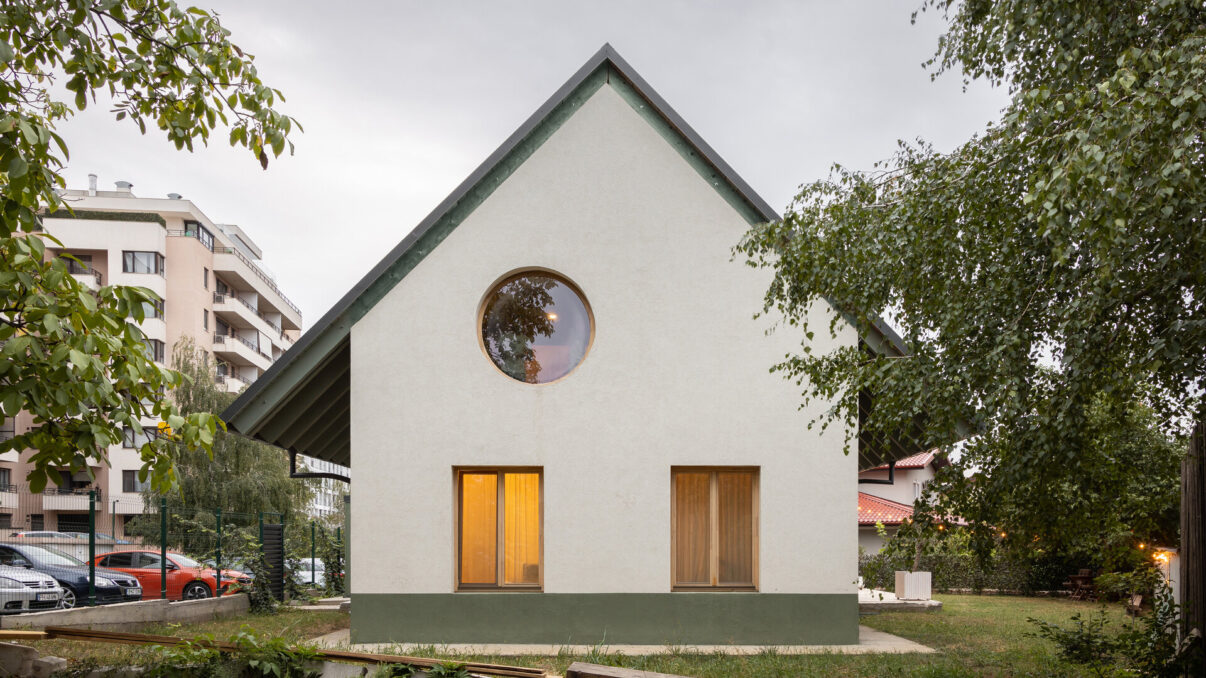 Arhitectura în limbaj simplu și curat, într-o locuință din Voluntari