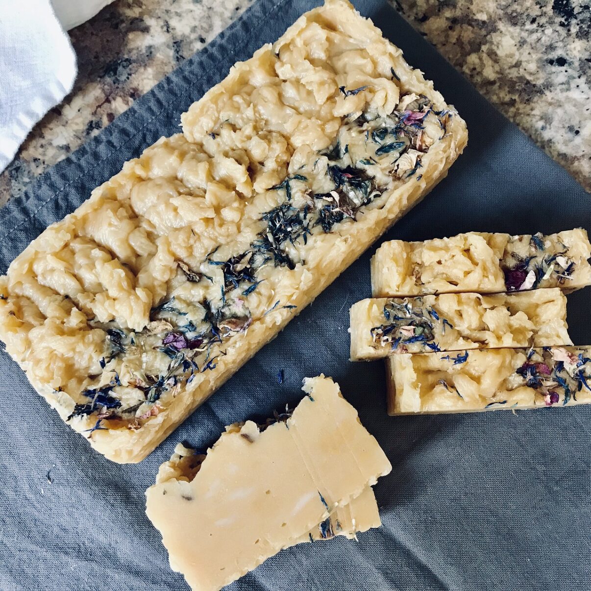 Săpun de casa pentru rufe: ce trebuie să știi ca sa poți face și tu