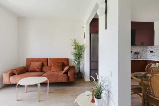 Un apartament în Barcelona unde culoarea este leit-motiv