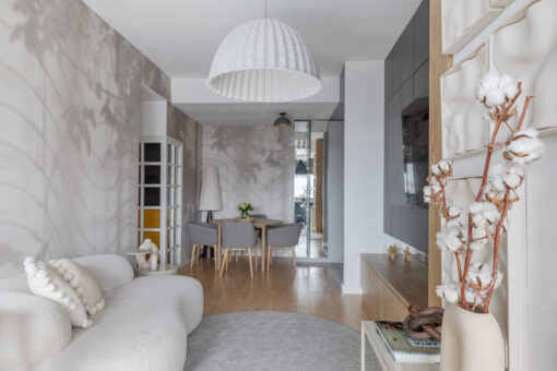 Un apartament bucureștean cu multe provocări în 65 mp, regândit inteligent pentru o familie