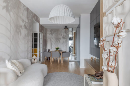 Un apartament bucureștean cu multe provocări în 65 mp, regândit inteligent pentru o familie