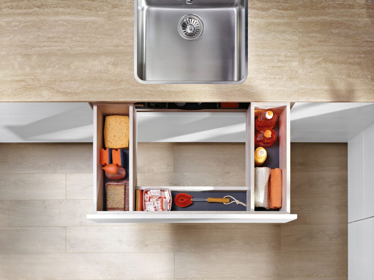 Problemele mari ale depozitării în spații mici și soluțiile accesibile care le rezolvă