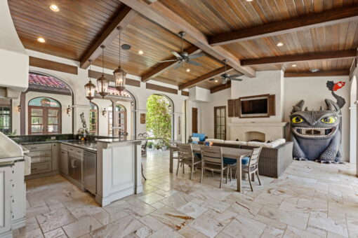 Când pasiunea dictează designul, dar lasă loc de stil: casa Star Wars