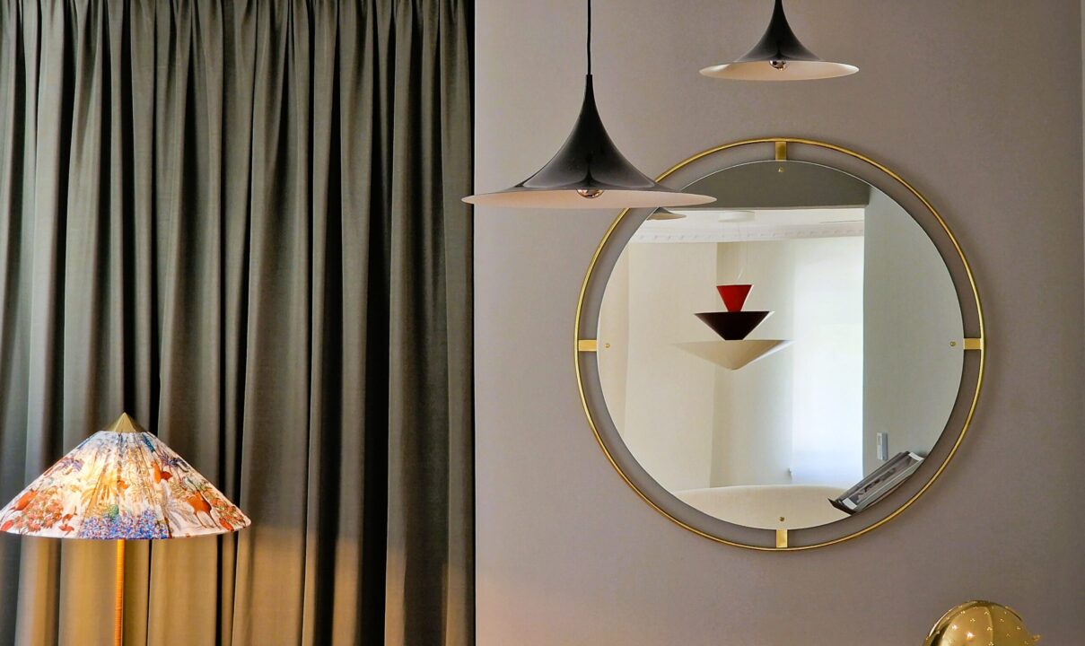 Trucuri de urmat pentru iluminatul în casele cu tavan înalt