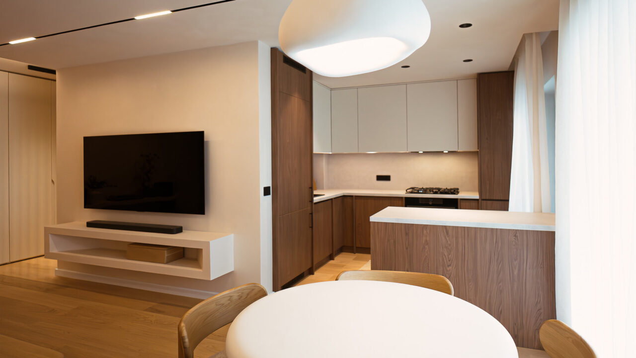 Joc de texturi în stil Wabi-Sabi, în acest apartament din București