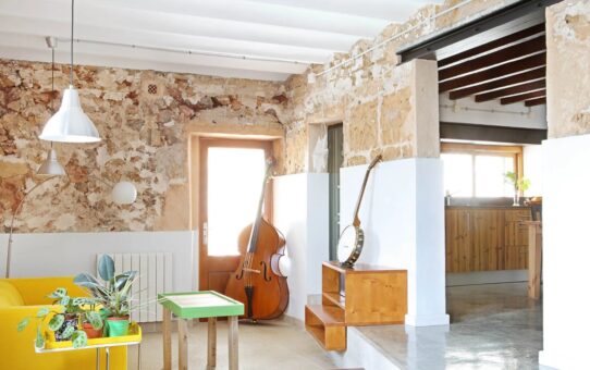 Istoria se reinventează odată cu aceasta locuință rustică din Mallorca