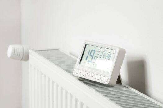 Când oprim căldura în casă? Sfaturi de primăvară pentru optimizarea facturii