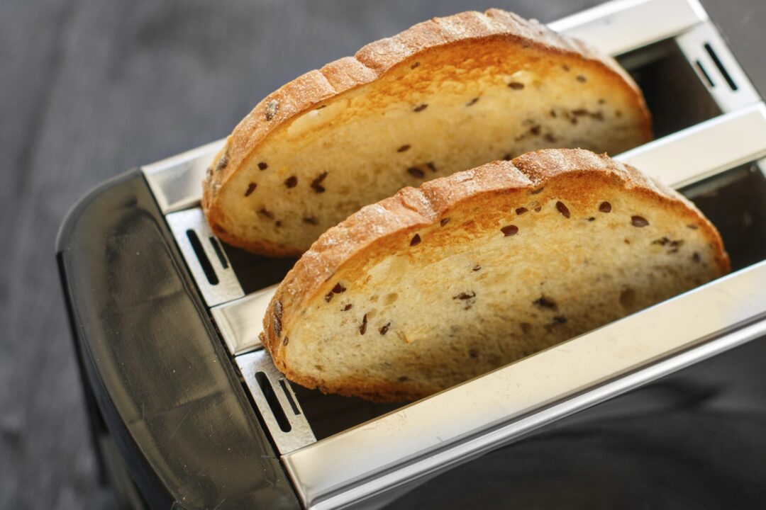 Curățarea prăjitorului de paine: soluții potrivite