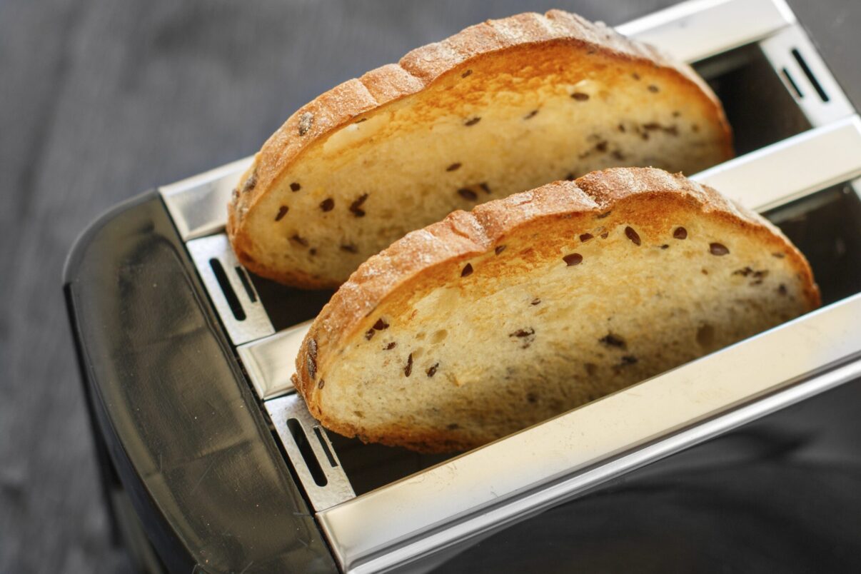 Curățarea prăjitorului de paine: soluții potrivite