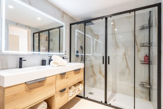 Trucuri de design pentru băile fără fereastră