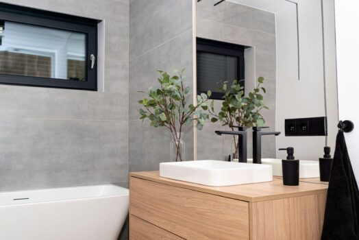 Trucuri utile prin care reduci consumul de energie în baie