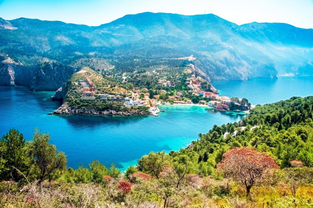 Vacanță în Kefalonia, pe insula apelor turcoaz