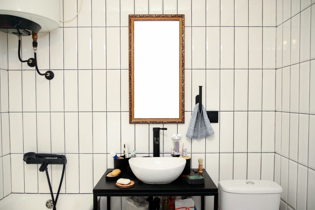Rosturile faianței ca element de design: cum le schimbi culoarea