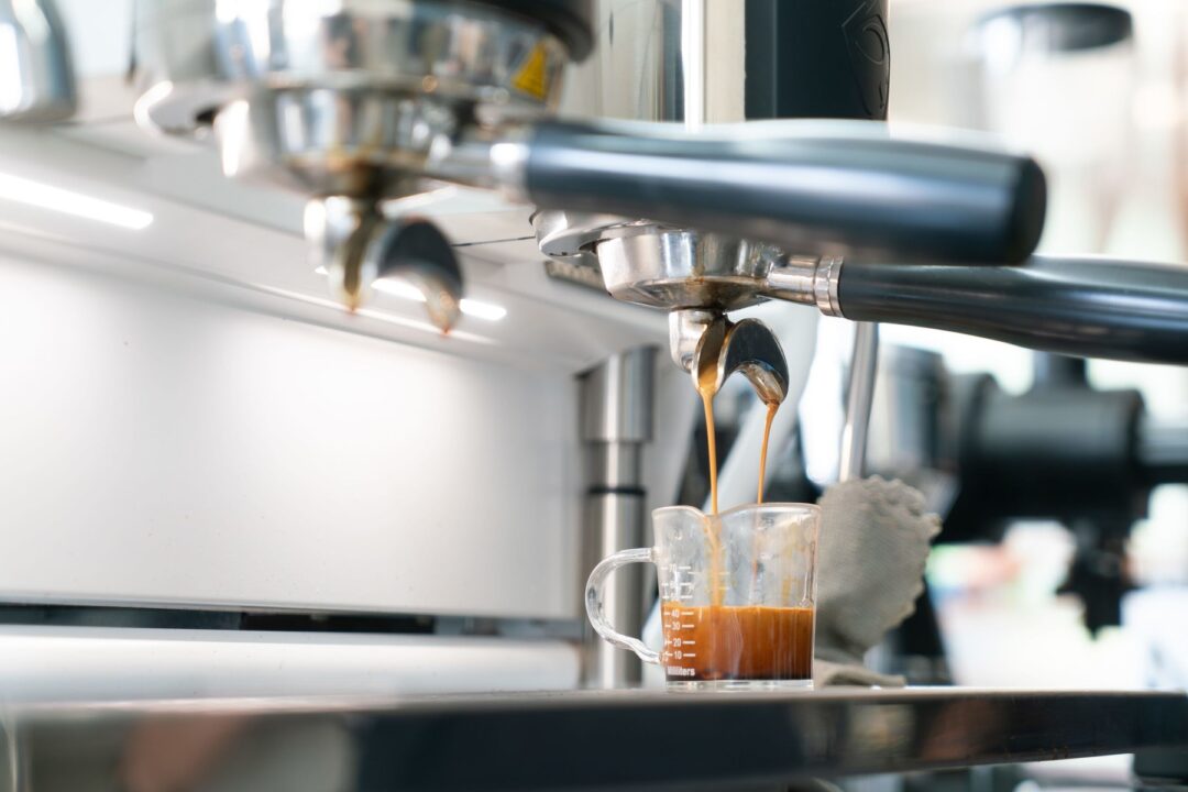 Ce trebuie să știi despre curățarea corectă a filtrului de cafea