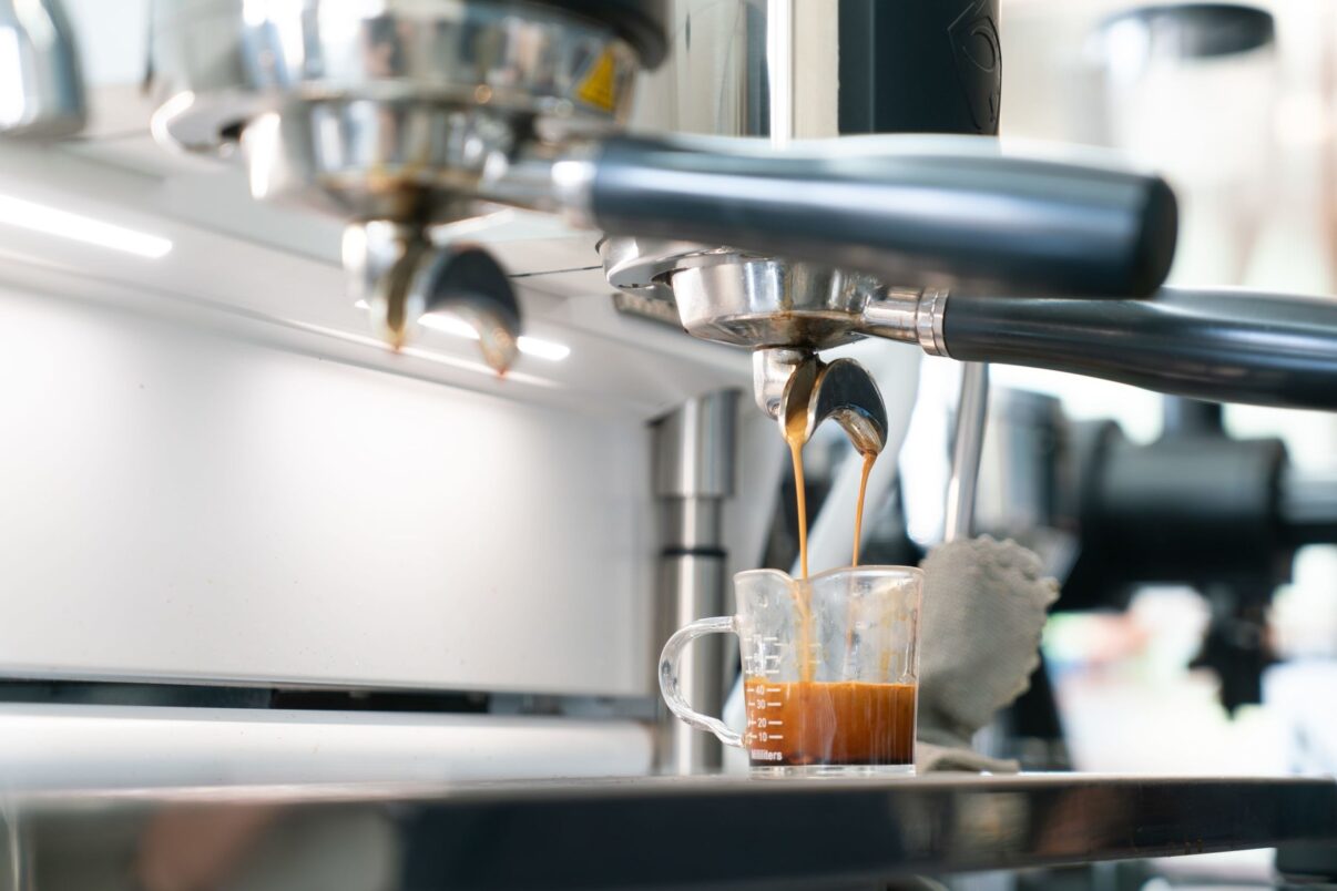 Ce trebuie să știi despre curățarea corectă a filtrului de cafea
